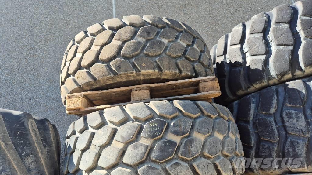 Bridgestone 23.5R25 Rehvid, rattad ja veljed