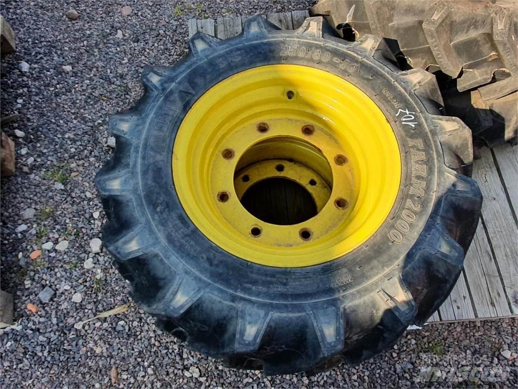BKT 250/80-16 x2 Rehvid, rattad ja veljed