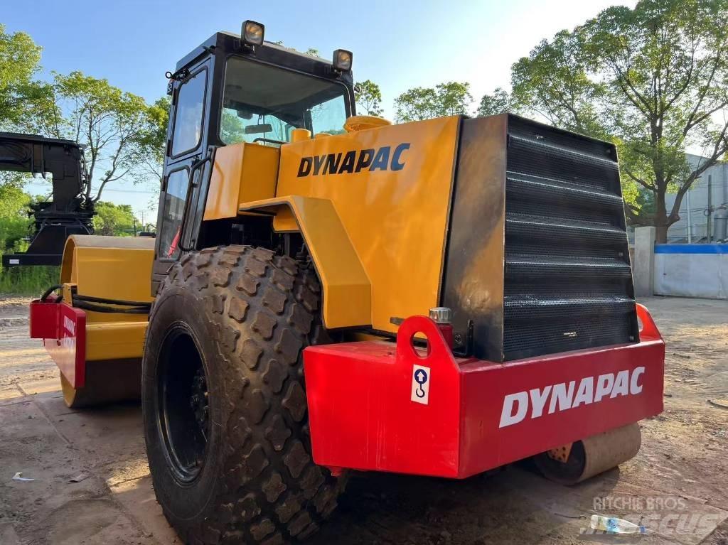 Dynapac CA 30 D Ühe trumliga rullid