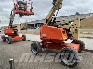 JLG 340 AJ Iseliikuvad poomtõstukid