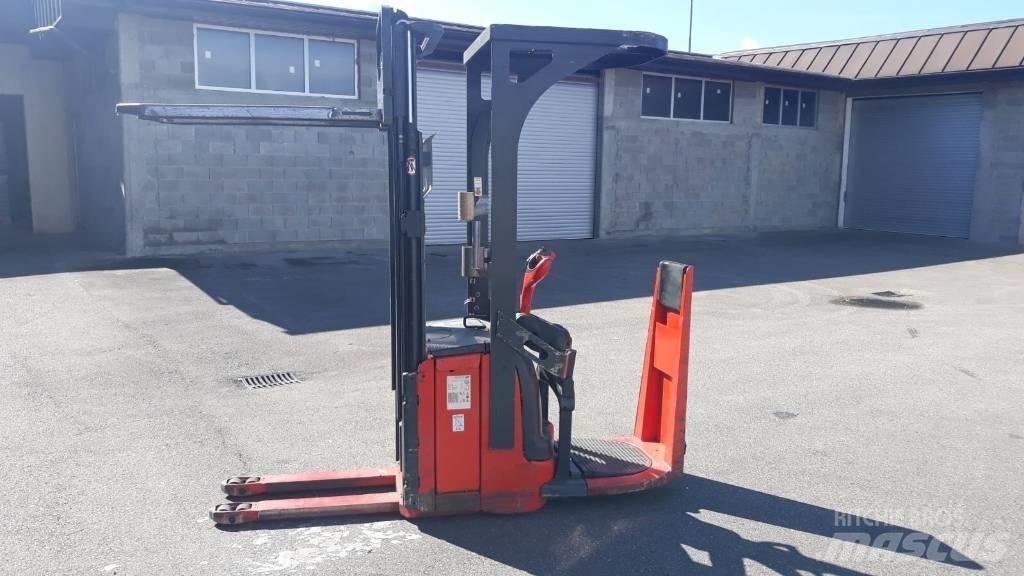 Linde L14 Järelkäidavad virnastajad