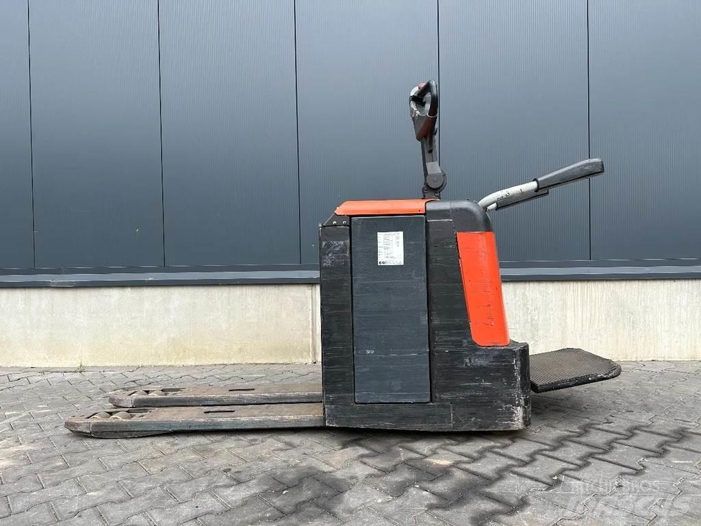 BT LPE240/M Järelkäidavad virnastajad