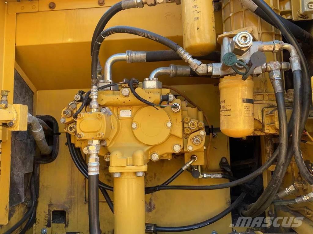 CAT 325D Roomikekskavaatorid