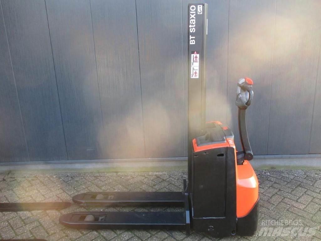 BT SWE 080L Järelkäidavad virnastajad