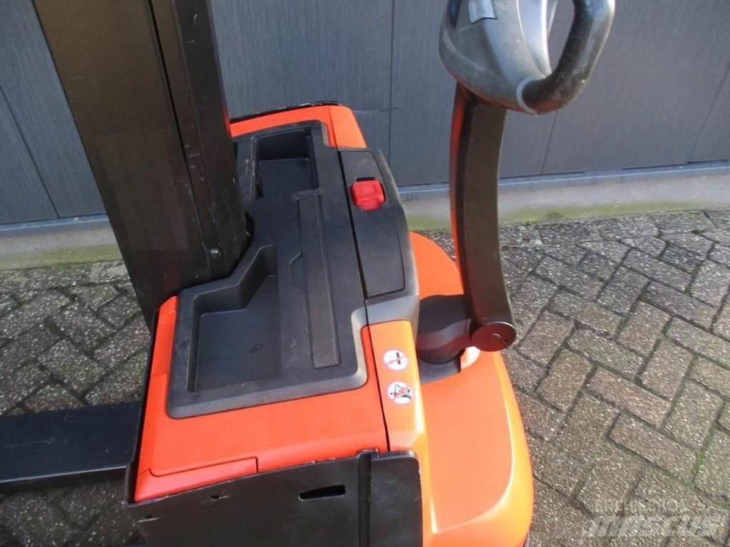 Toyota SWE 080L Järelkäidavad virnastajad