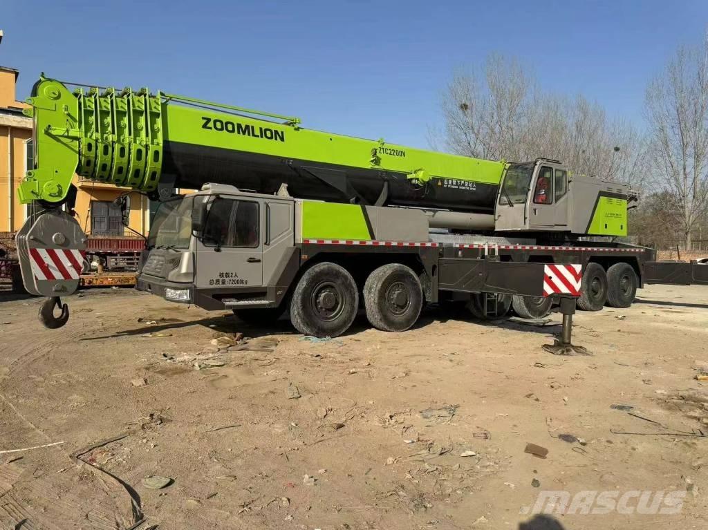 Zoomlion 220 Ton Maastikutõstukid