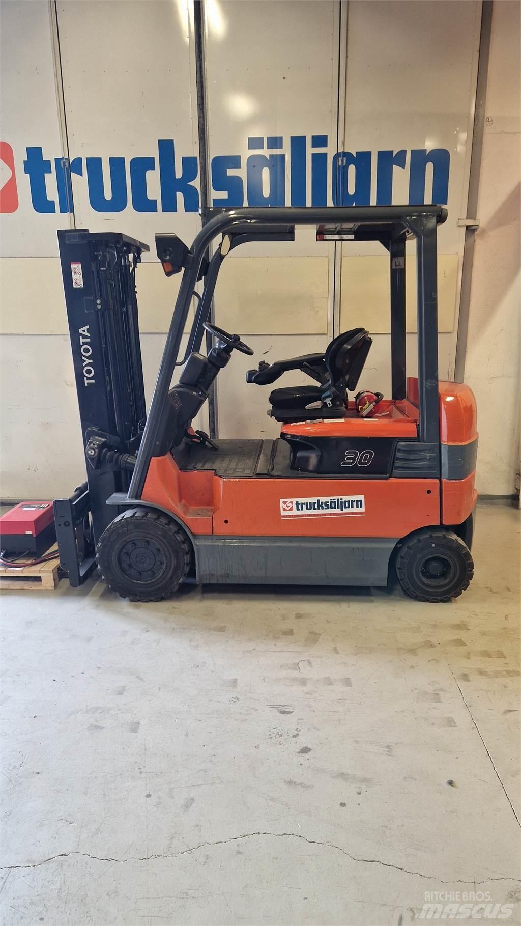 Toyota 7FBMF30 Elektritõstukid