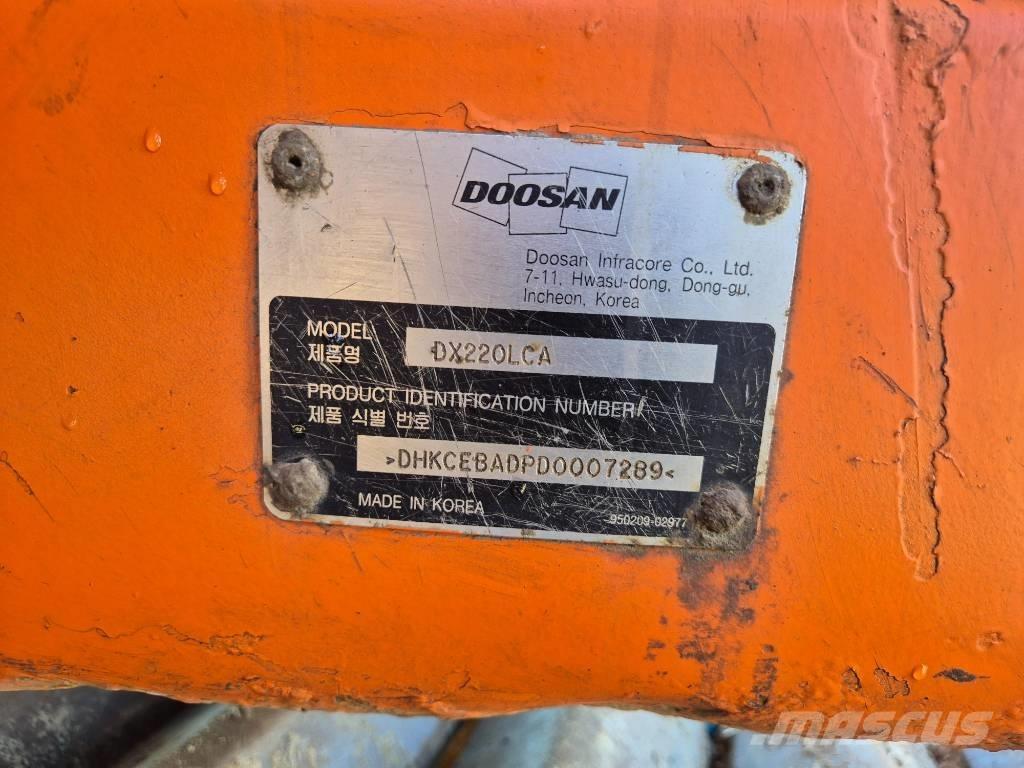 Doosan DX 220 LCA Roomikekskavaatorid