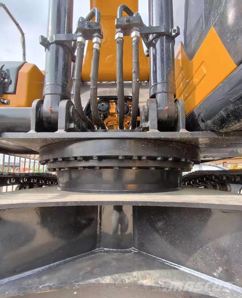 Sany SY 215 Roomikekskavaatorid