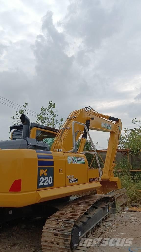 Komatsu PC 220-7 Roomikekskavaatorid