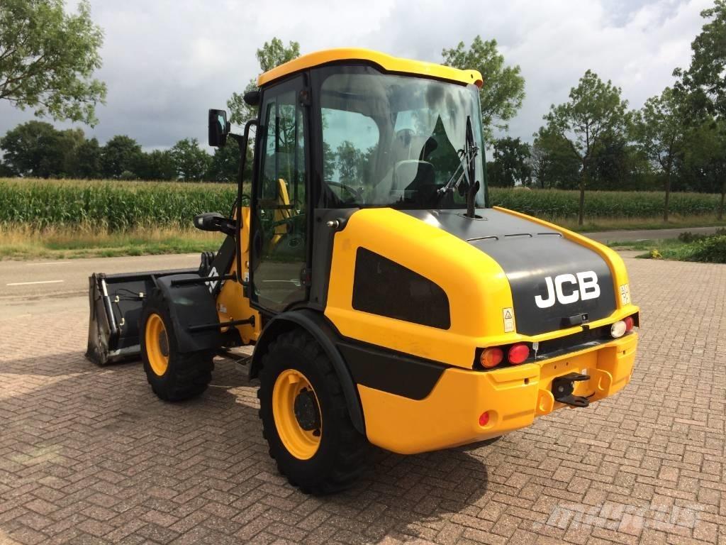 JCB 406 Rataslaadurid