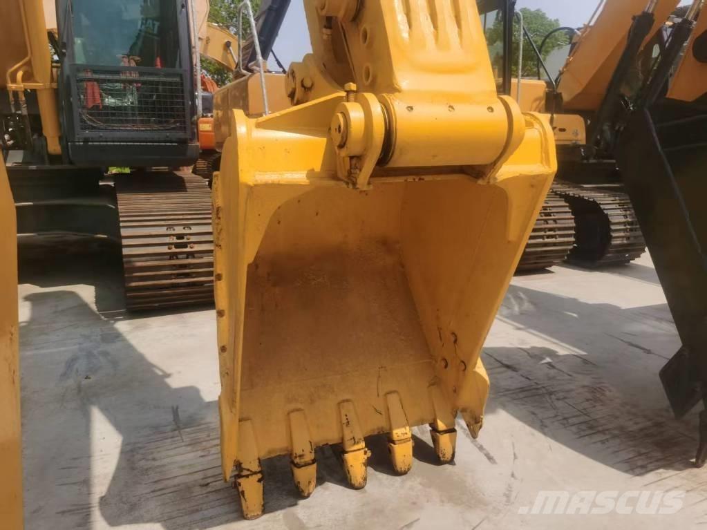 Komatsu PC 200-8 Crawler excavators