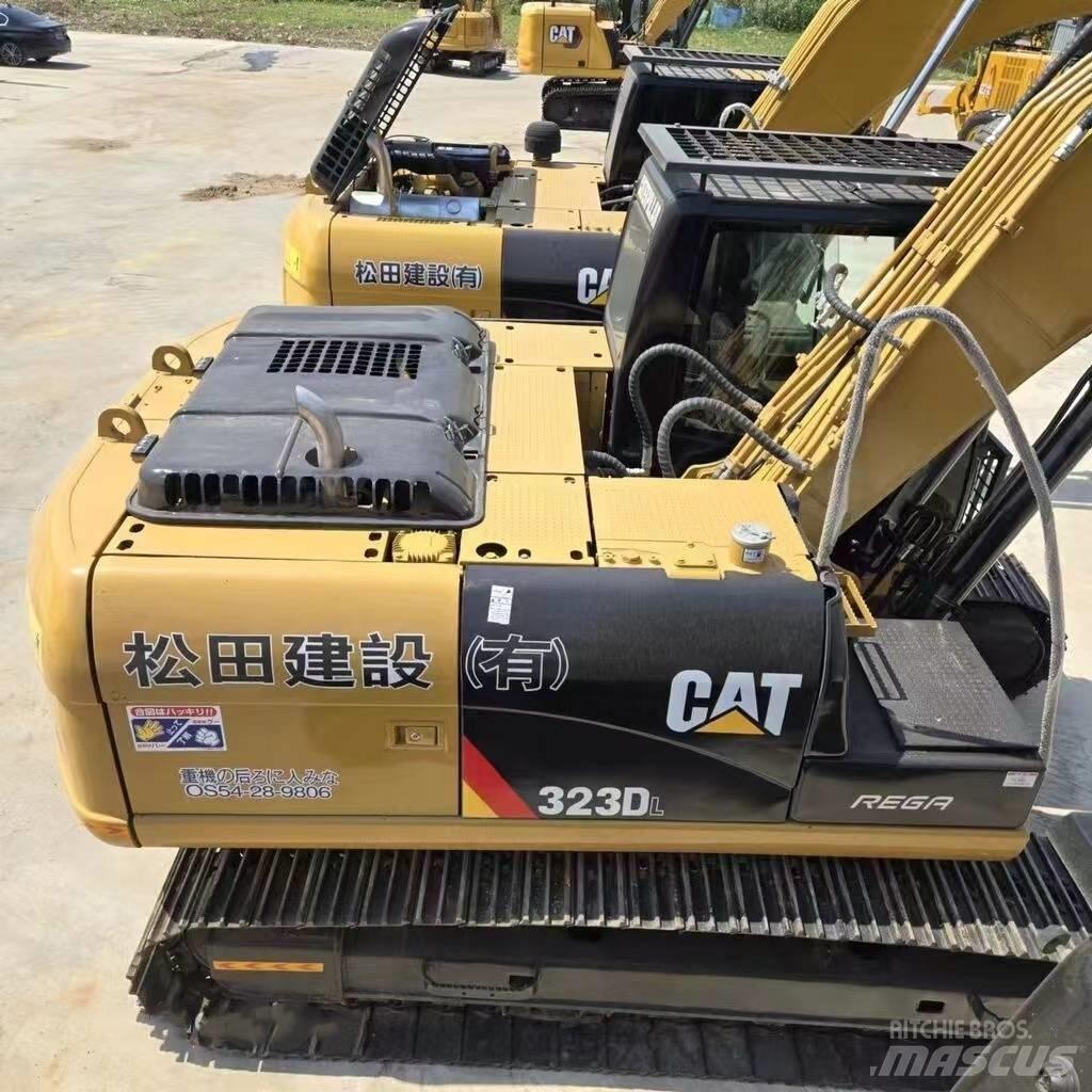 CAT 323 D Roomikekskavaatorid