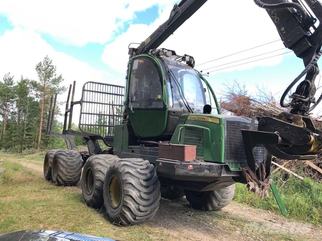 John Deere 810 E Forwarderid