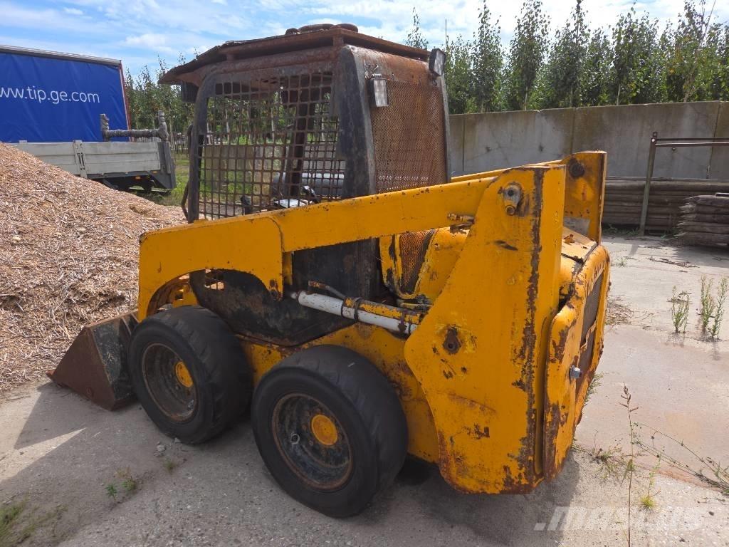Komatsu SK 714 Kompaktlaadurid