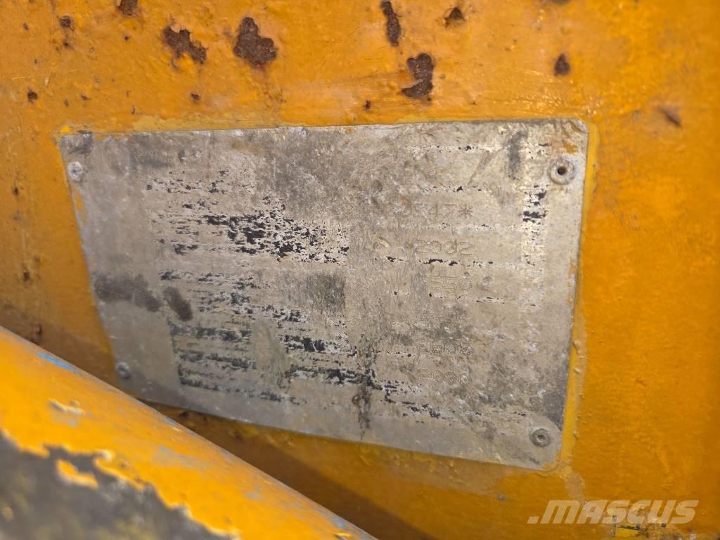 Komatsu SK 714 Kompaktlaadurid