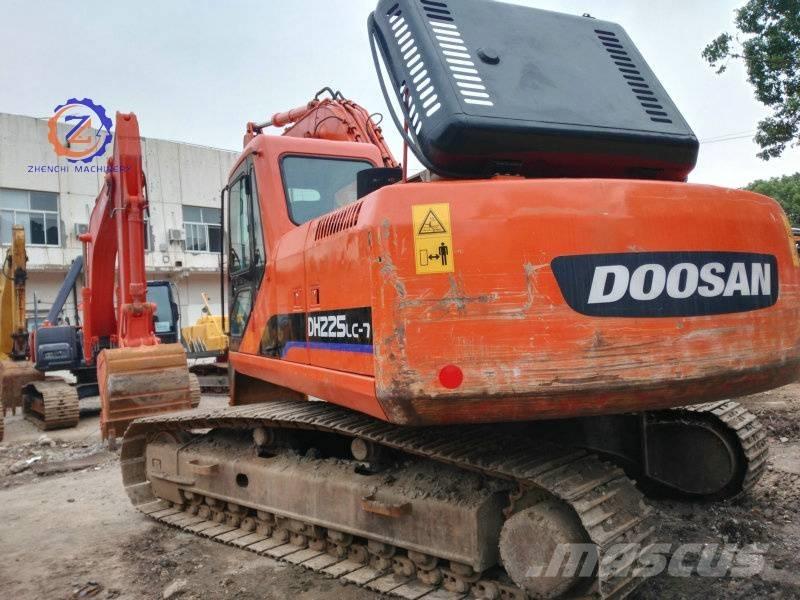 Doosan DH 225 LC-7 Roomikekskavaatorid