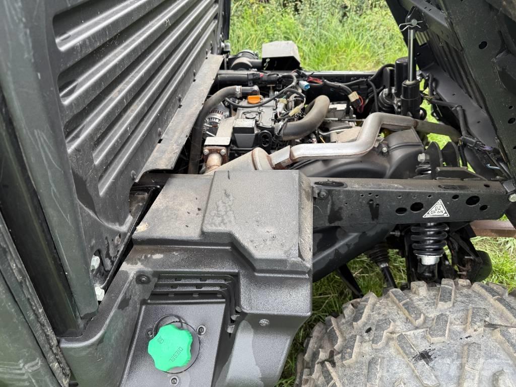 John Deere XUV 865 Kommunaalteenuste tehnika