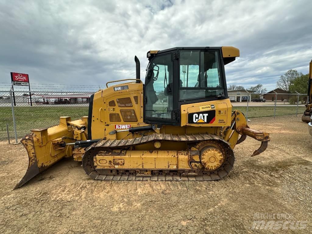 CAT D 4 K 2 XL Buldooserid