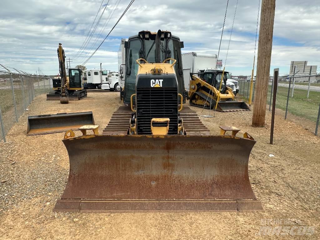 CAT D 4 K 2 XL Buldooserid