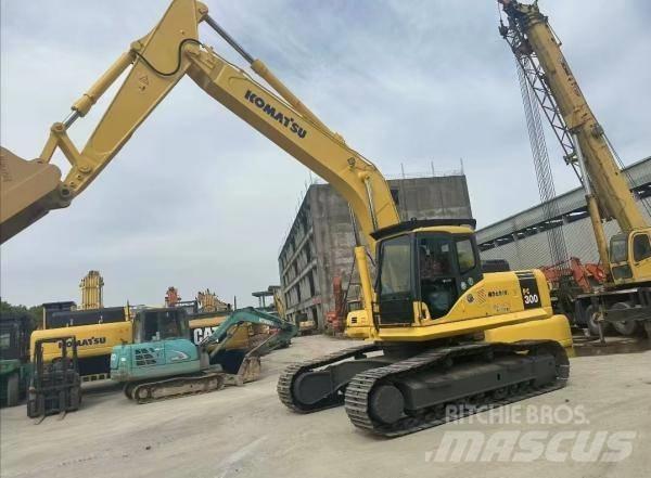 Komatsu PC 300 Roomikekskavaatorid
