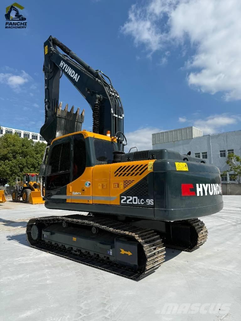 Hyundai 220 Väikeekskavaatorid 7t-12t