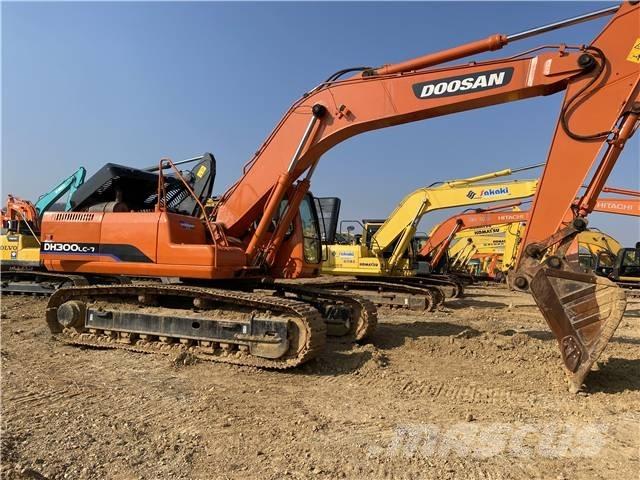 Doosan DH 300 Roomikekskavaatorid