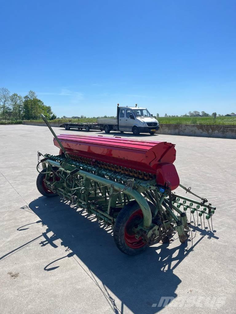 Nodet Zaaimachine Külvikud