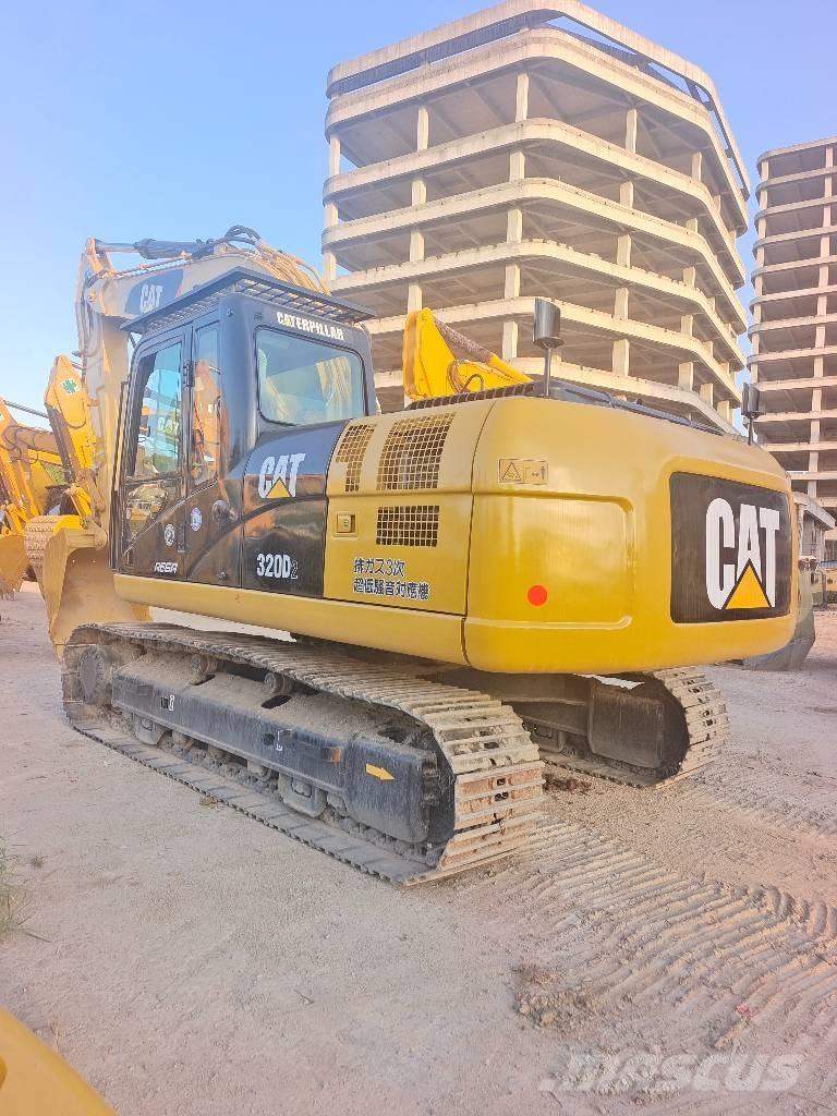 CAT 320 D Roomikekskavaatorid