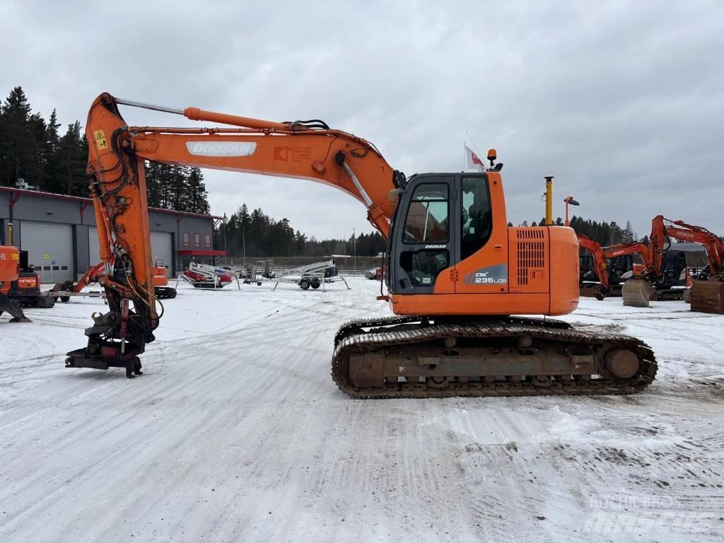 Doosan DX225 LC R Roomikekskavaatorid