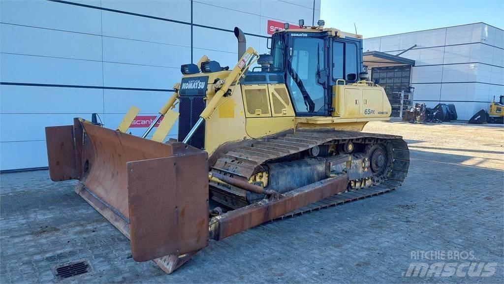 Komatsu D65PX-18 Buldooserid