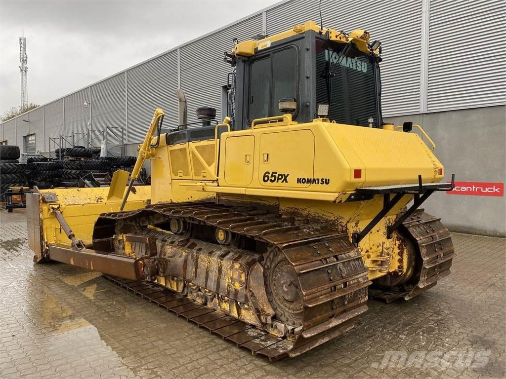 Komatsu D65PX-18 Buldooserid