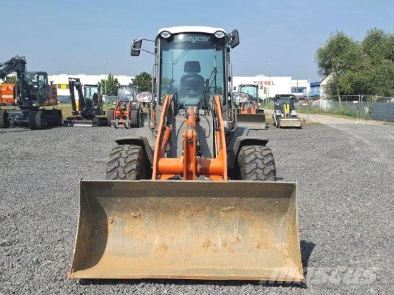 Atlas AR 480 Kompaktlaadurid