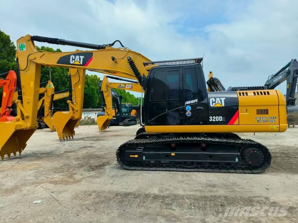 CAT 320 D Roomikekskavaatorid