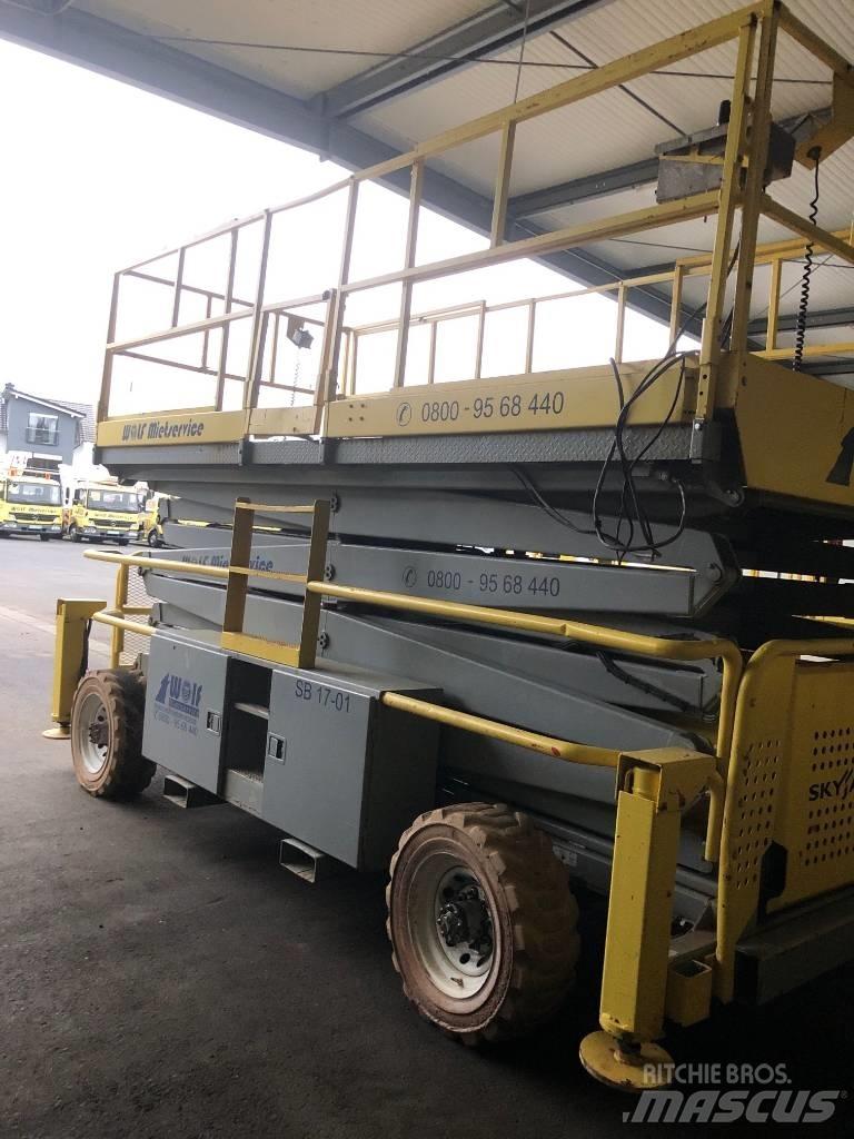 SkyJack SJ 9250 RT Käärtõstukid