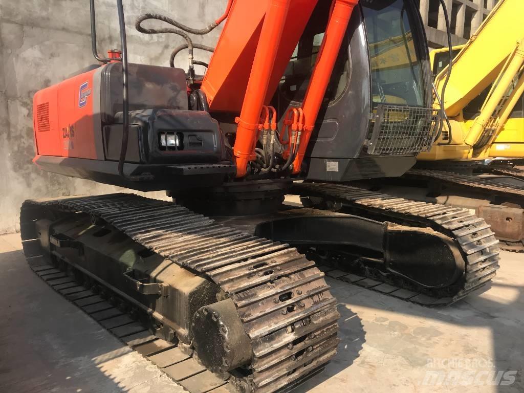 Hitachi ZX 200-6 Roomikekskavaatorid