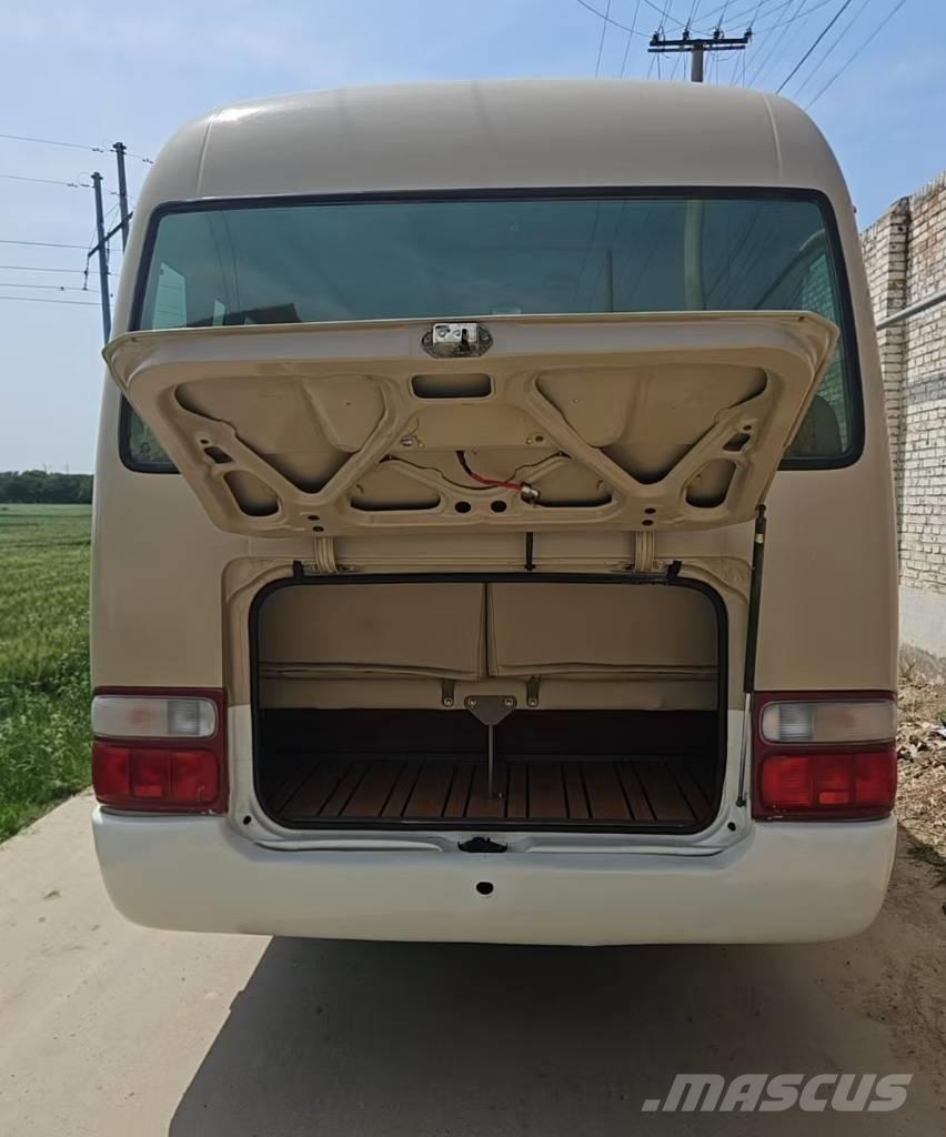 Toyota Coaster Bus Väikebussid