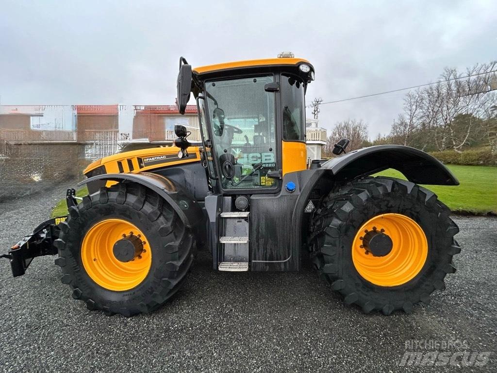 JCB 4220 FASTRAC Traktorid