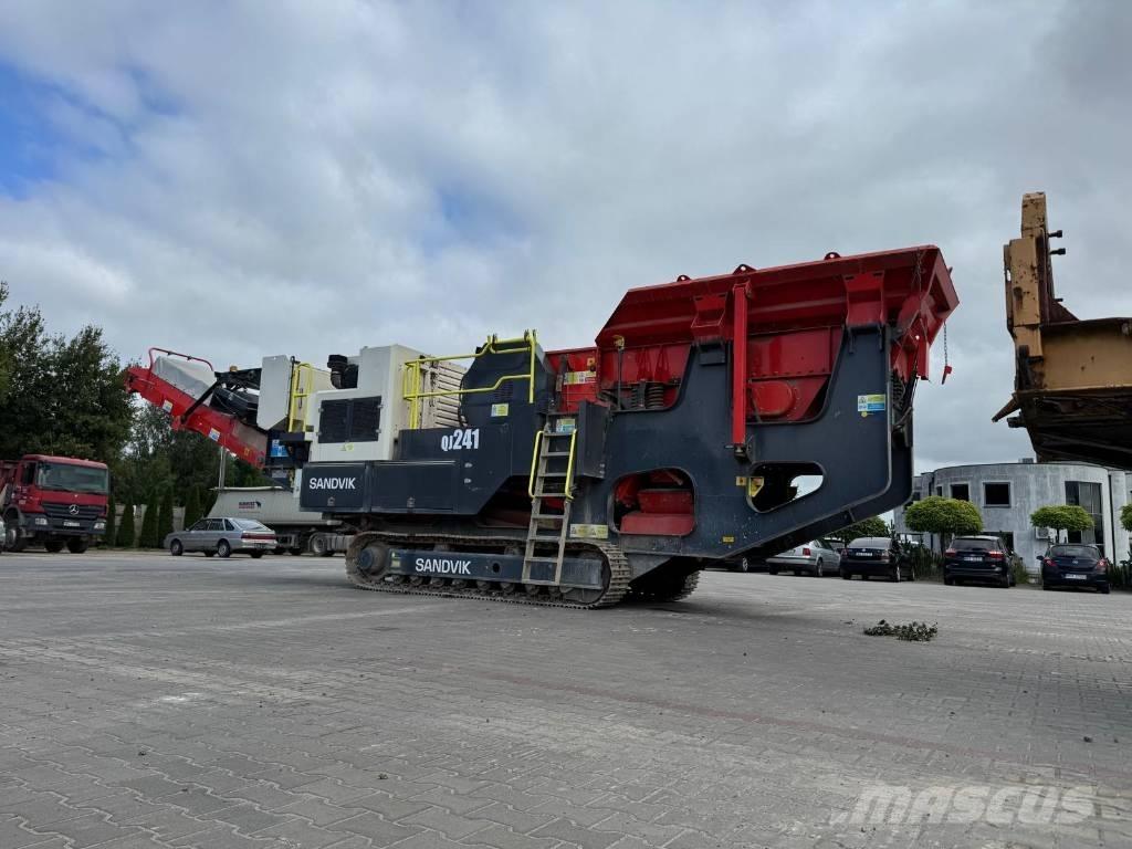Sandvik QJ 241 Iseliikuvad purustid
