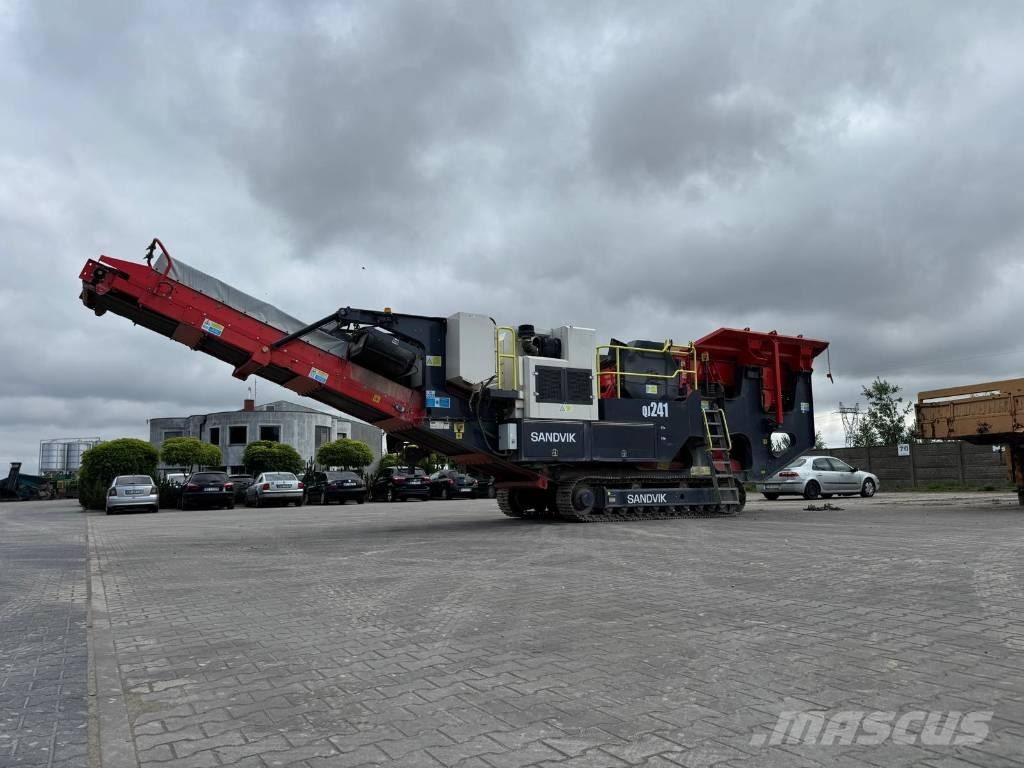 Sandvik QJ 241 Iseliikuvad purustid