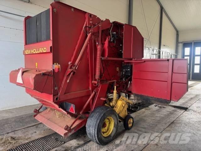 New Holland 654 Ruloonpressid