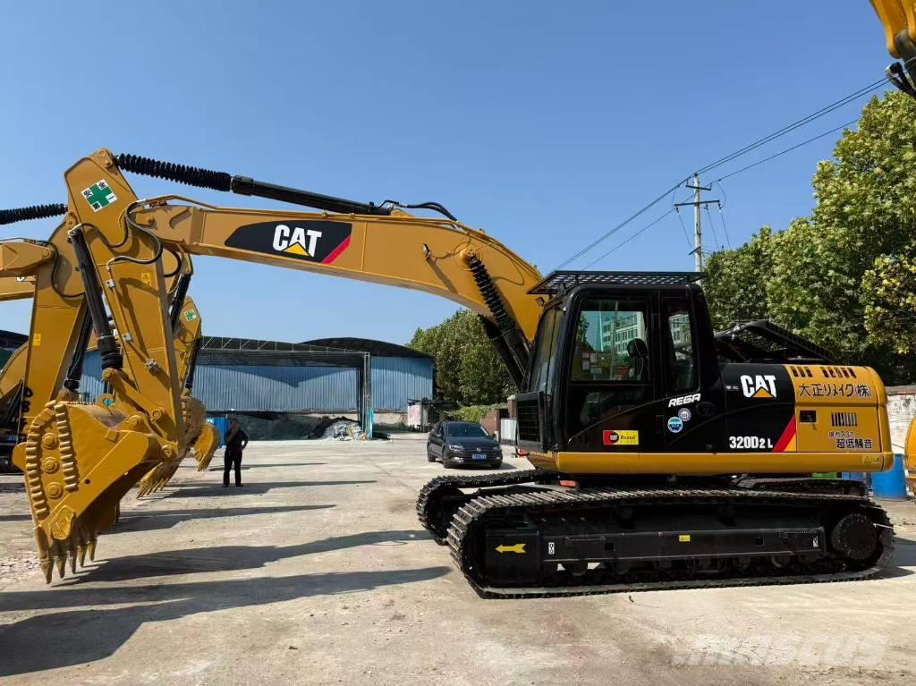 CAT 320 D Roomikekskavaatorid