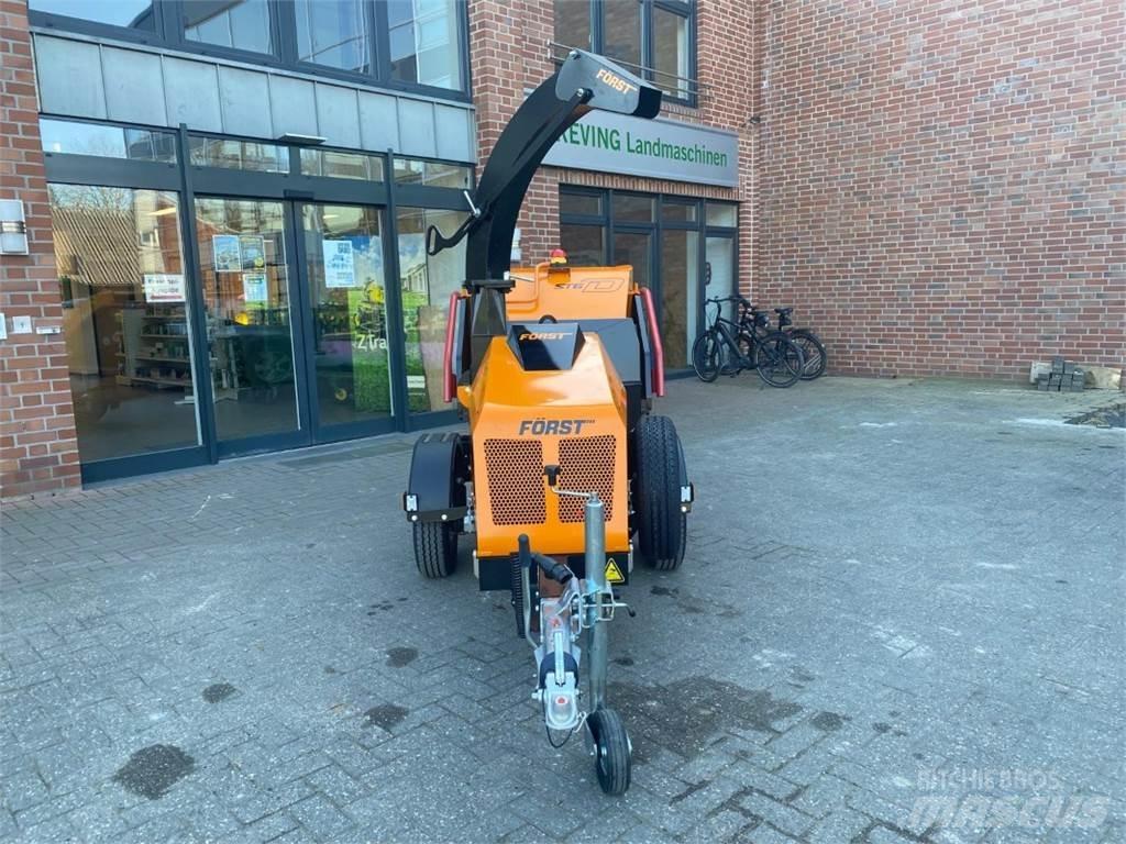  FÖRST ST6D.24 Iseliikuvad silokombainid