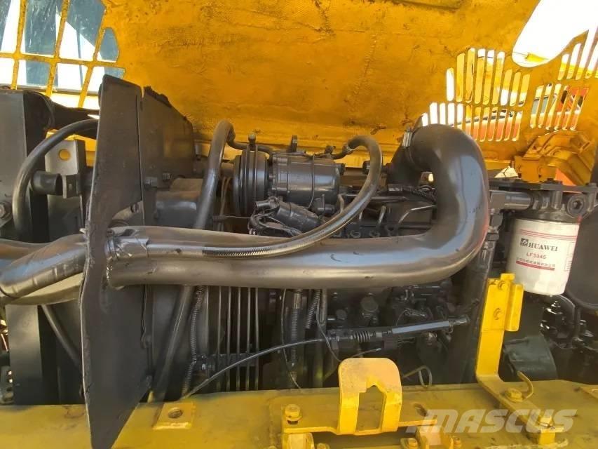 Komatsu PC60-7 Roomikekskavaatorid