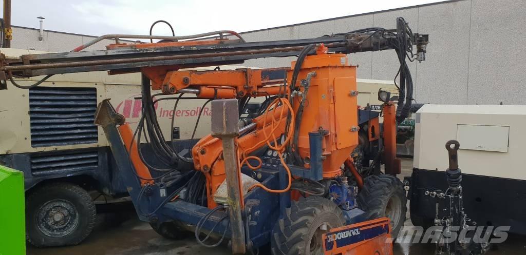 Tamrock COMMANDO 300 Vertikaalsed puurmasinad