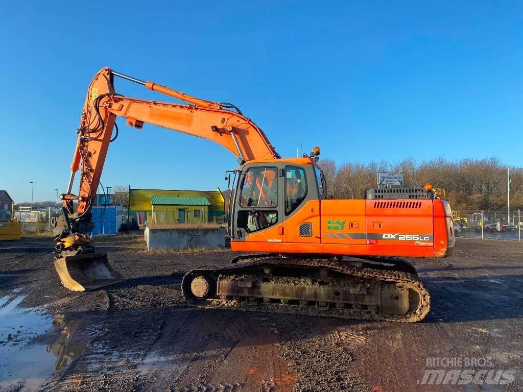 Doosan DX 255 LC Roomikekskavaatorid