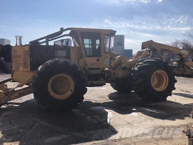 Tigercat 620 Väljaveotraktorid