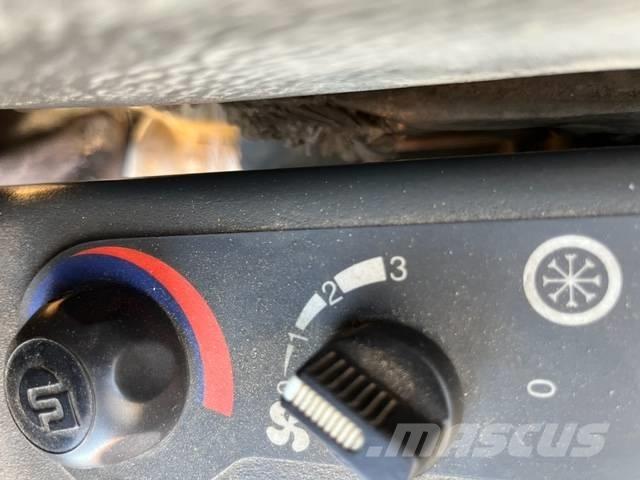 Komatsu PC 75 Väikeekskavaatorid 7t-12t