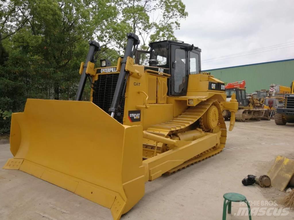 CAT D 7 R Buldooserid