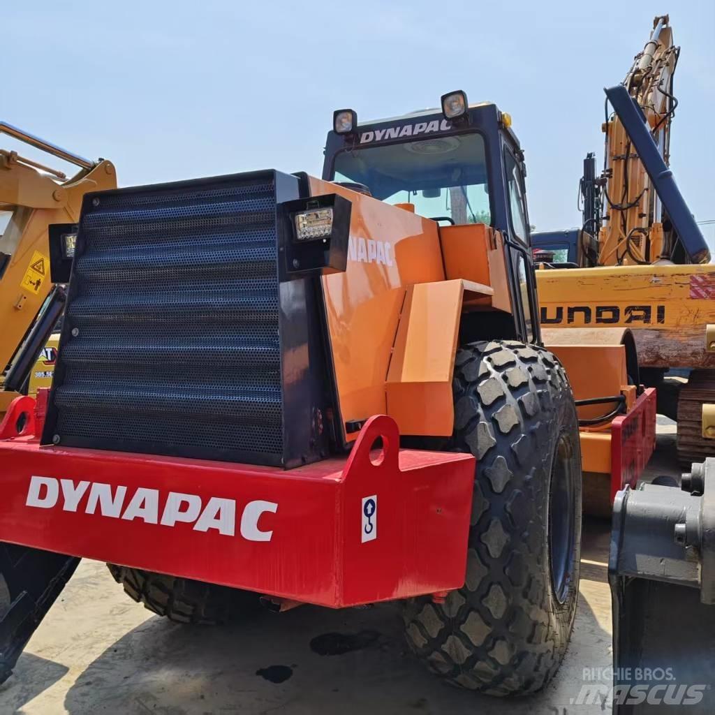 Dynapac CA25D Ühe trumliga rullid